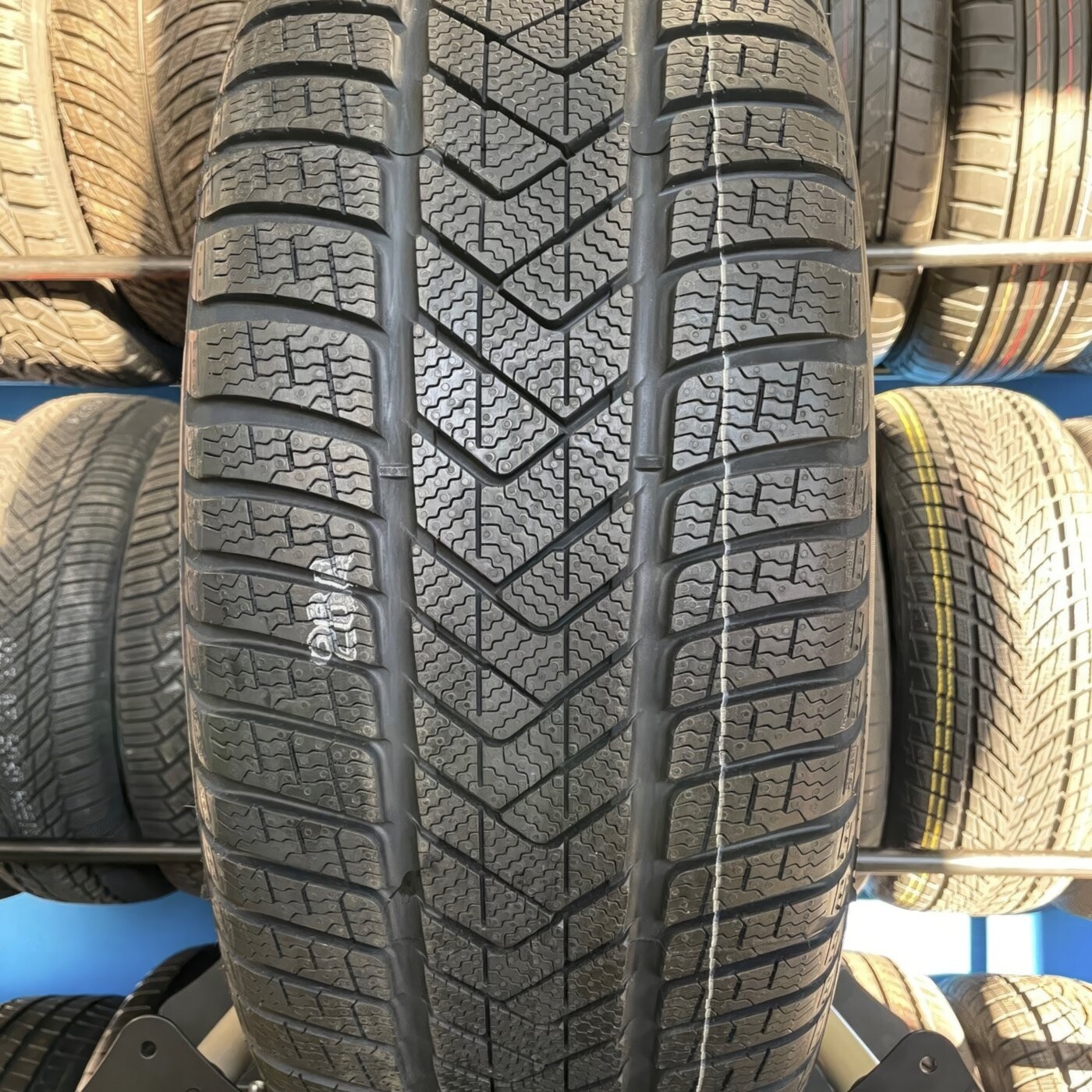 Зимові шини Pirelli Scorpion Winter 285/45 R22 114V XL KS M0-зображення-5