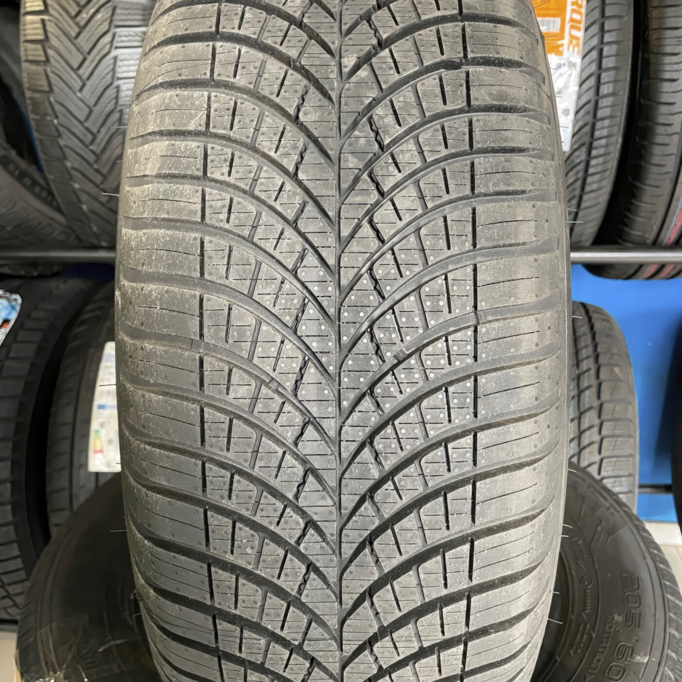 Всесезонні шини Goodyear Vector 4 Seasons G2 225/60 ZR16 102W XL-зображення-4