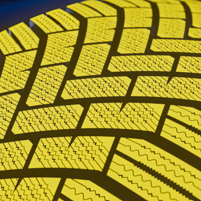 Зимові шини Goodyear UltraGrip Ice 3 245/45 R18 100T XL-зображення-5