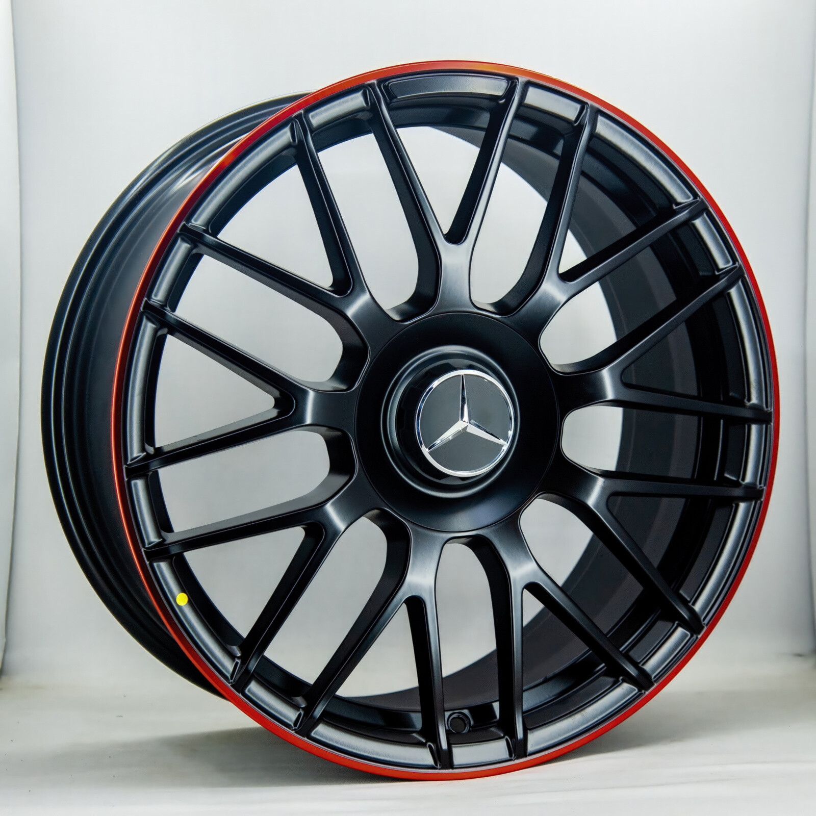 Литі диски Replica Mercedes (R2) R18 W8 PCD5x112 ET38 DIA66.6 (BRL)