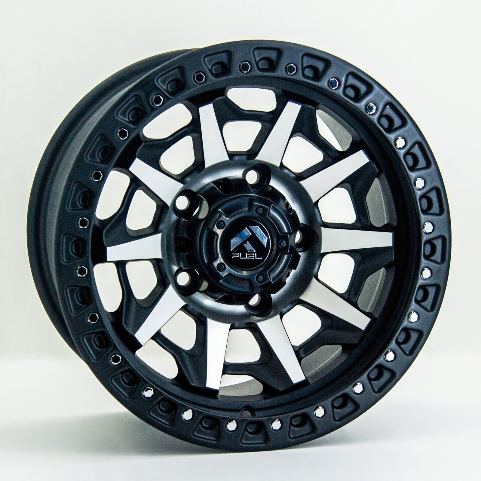Литі диски GT QC1261 R15 W8 PCD5x139.7 ET0 DIA110.1 (MBMF)