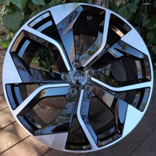 Литі диски Replica Audi (A5480) R20 W8.5 PCD5x112 ET32 DIA66.6 (GBMF)