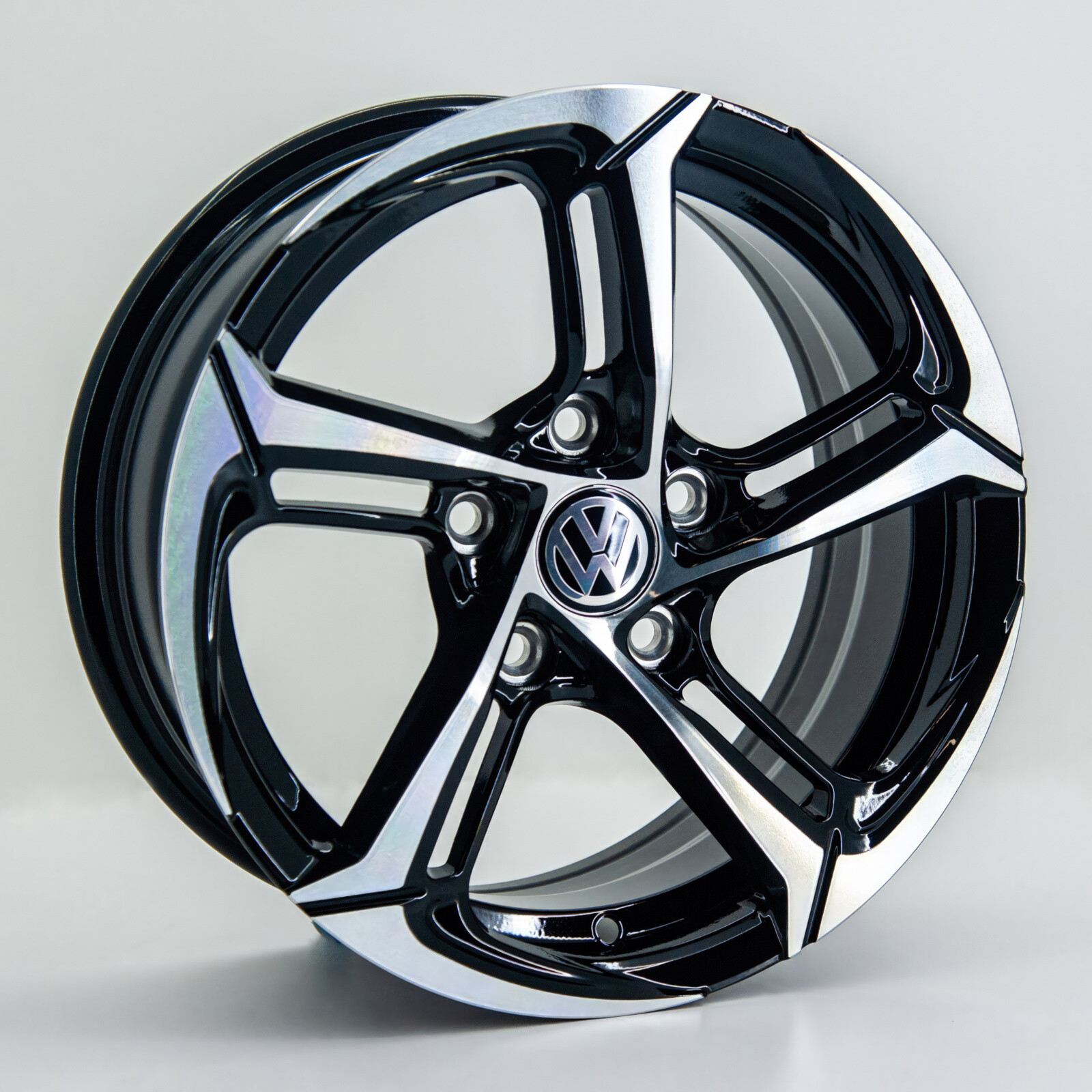 Литі диски GT 155205 R15 W6.5 PCD5x112 ET35 DIA57.1 (MB)