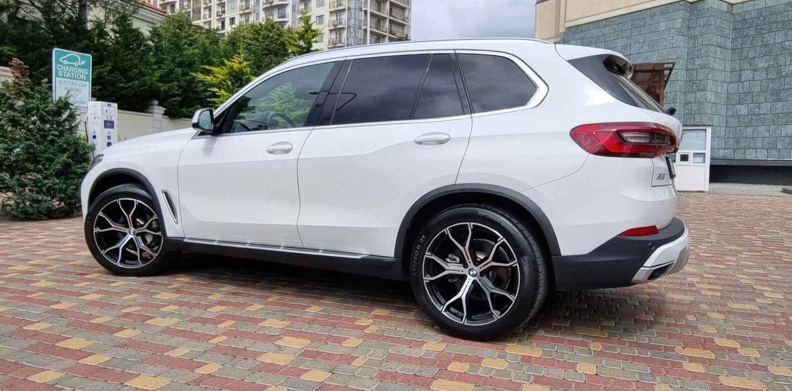 Установили красивые литые диски JH H959 на BMW X5 G05/G18 2018-2023 годов выпуска - Avtopik