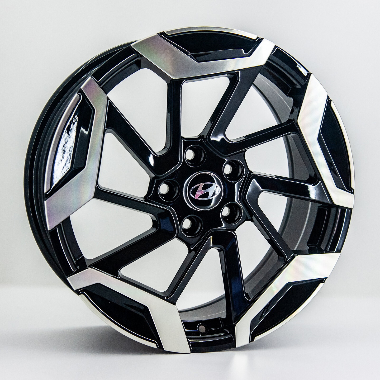Литі диски Replica Hyundai (GT-3S180) R18 W7.5 PCD5x114.3 ET52 DIA67.1 (MB)
