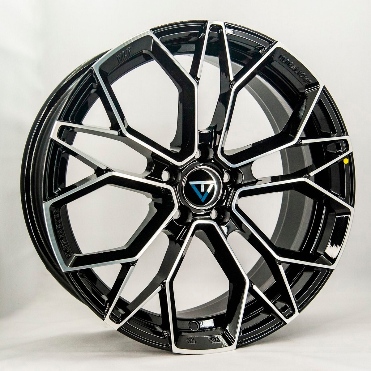 Литі диски VLF VLF13 R18 W8 PCD5x114.3 ET38 DIA73.1 (BMF)